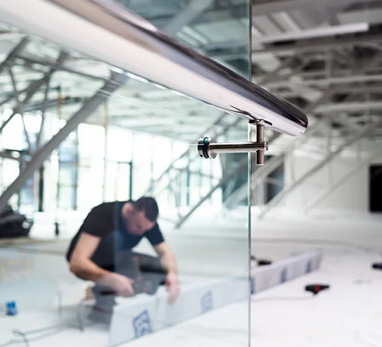 Tamarac, FL highly skilled glass repair technicians